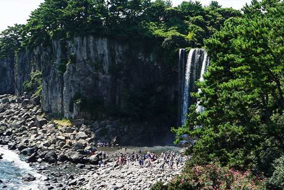 Jeongbang Falls
